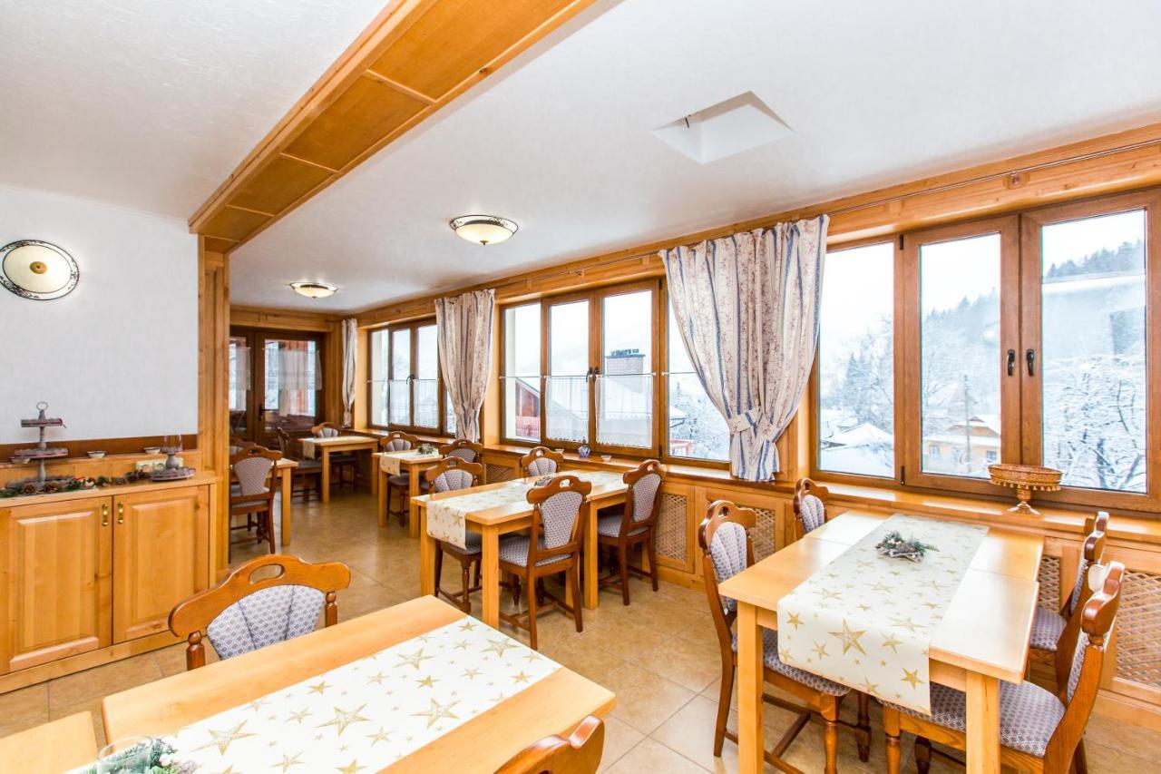 Atava Family House Hotel Yaremche Bagian luar foto