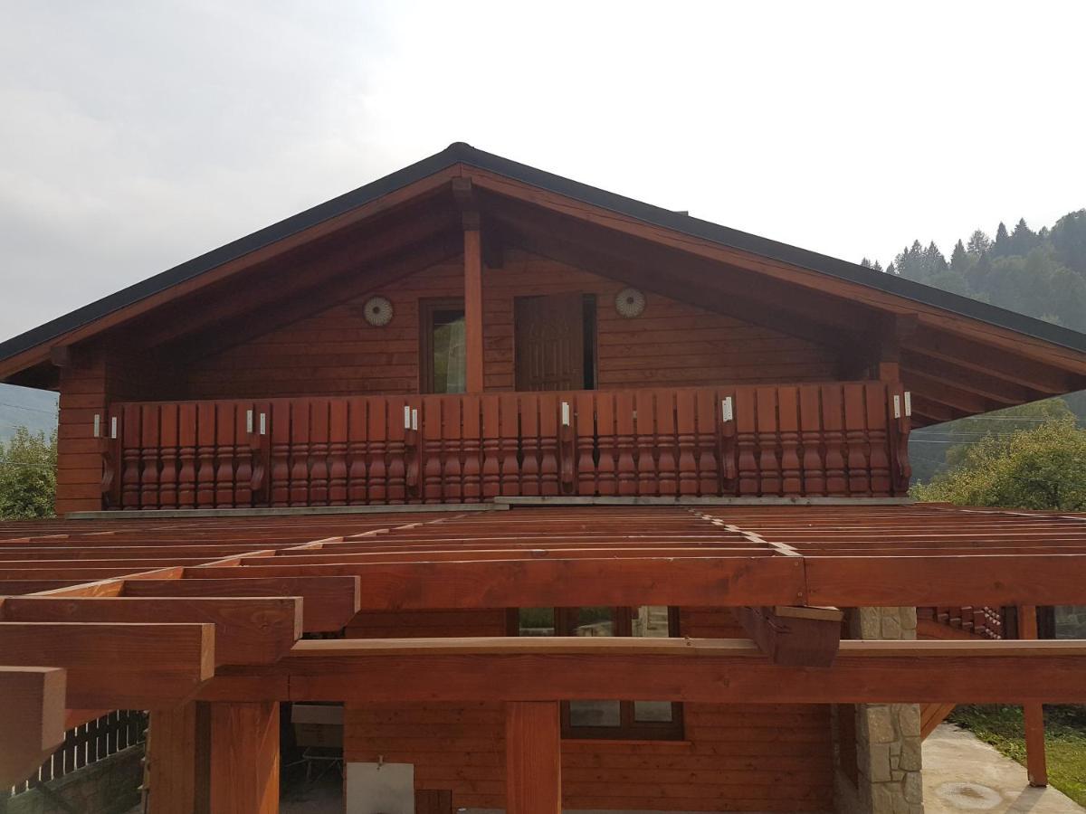 Atava Family House Hotel Yaremche Bagian luar foto